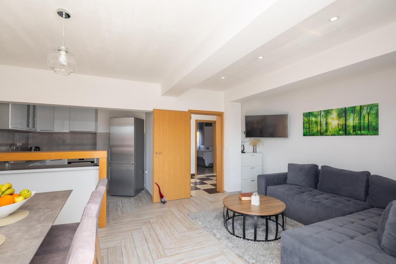 Apartments Sunshine Rays Duće 外观 照片