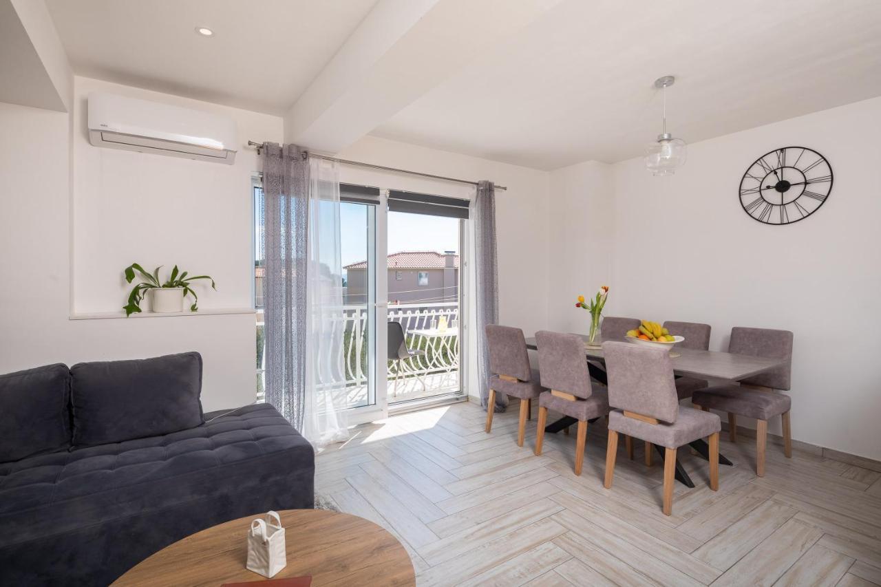 Apartments Sunshine Rays Duće 外观 照片